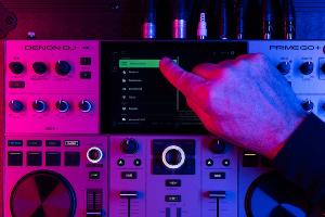 DENON DJ DDE PRIMEGO+ - 2 voies autonome, tactile 7", batterie