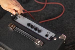 EKO MEK B-BA35 - 1 canal + FX loop - HP 10" - 35W