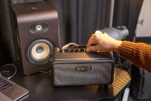 EKO MEK BAIO-AMP15 - A modélisations - FX + Bluetooth - HP 2x3" - 15W