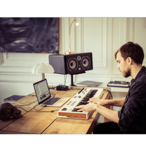 ARTURIA ESSENTIAL-61 Clavier 61 touches + analog