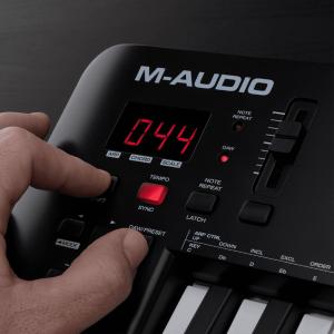 M-AUDIO KMD OXYGEN25V - USB-Midi 25 notes 8 pads/pots