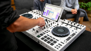 DENON DJ DDE PRIME4+WHITE - 4 voies autonome - blanc